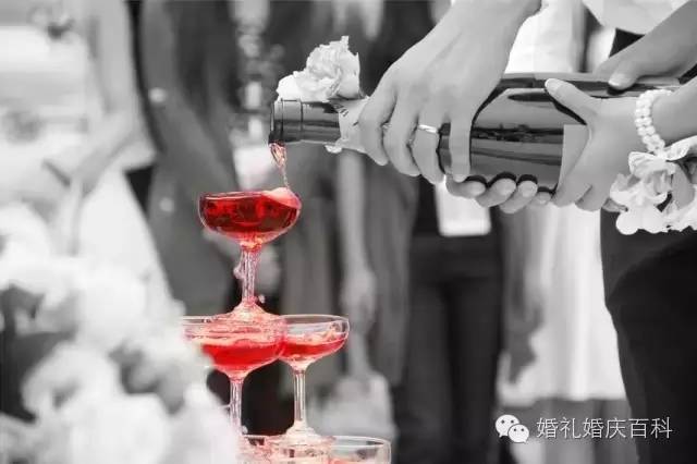 男方父母敬酒女方父母_男方婚庆敬酒礼仪父母怎么敬_男方父母婚庆敬酒礼仪