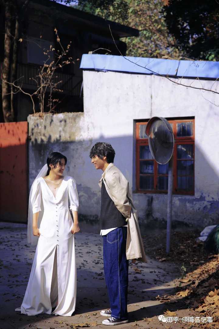 婚纱花朵外景照片图片_花朵婚纱照外景_婚纱花图片大全大图