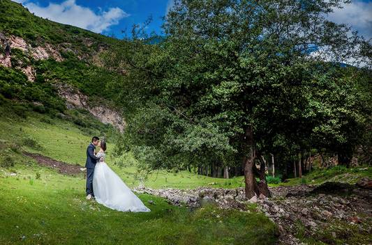 婚纱外景拍照姿势大全图片_新乐婚纱照外景_婚纱外景地