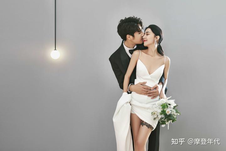 婚纱侧面图片_拍婚纱照侧面不好看怎么办_婚纱照外景全是侧面