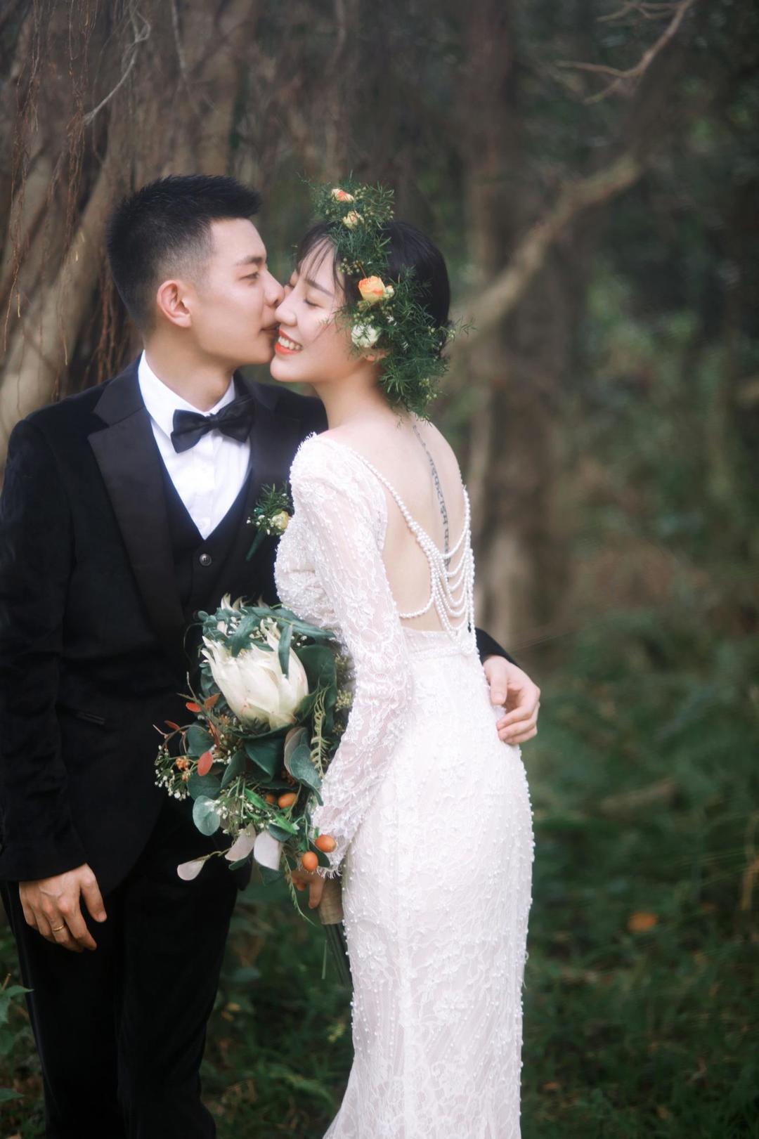 婚纱照情侣套装外景_婚纱套装情侣外景照图片_婚纱情侣装图片大全